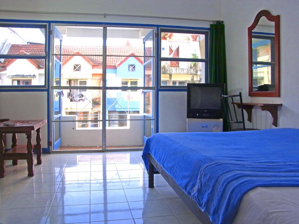 Niku Guesthouse Patong 외부 사진
