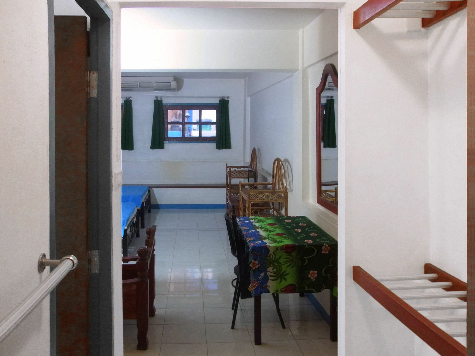 Niku Guesthouse Patong 외부 사진