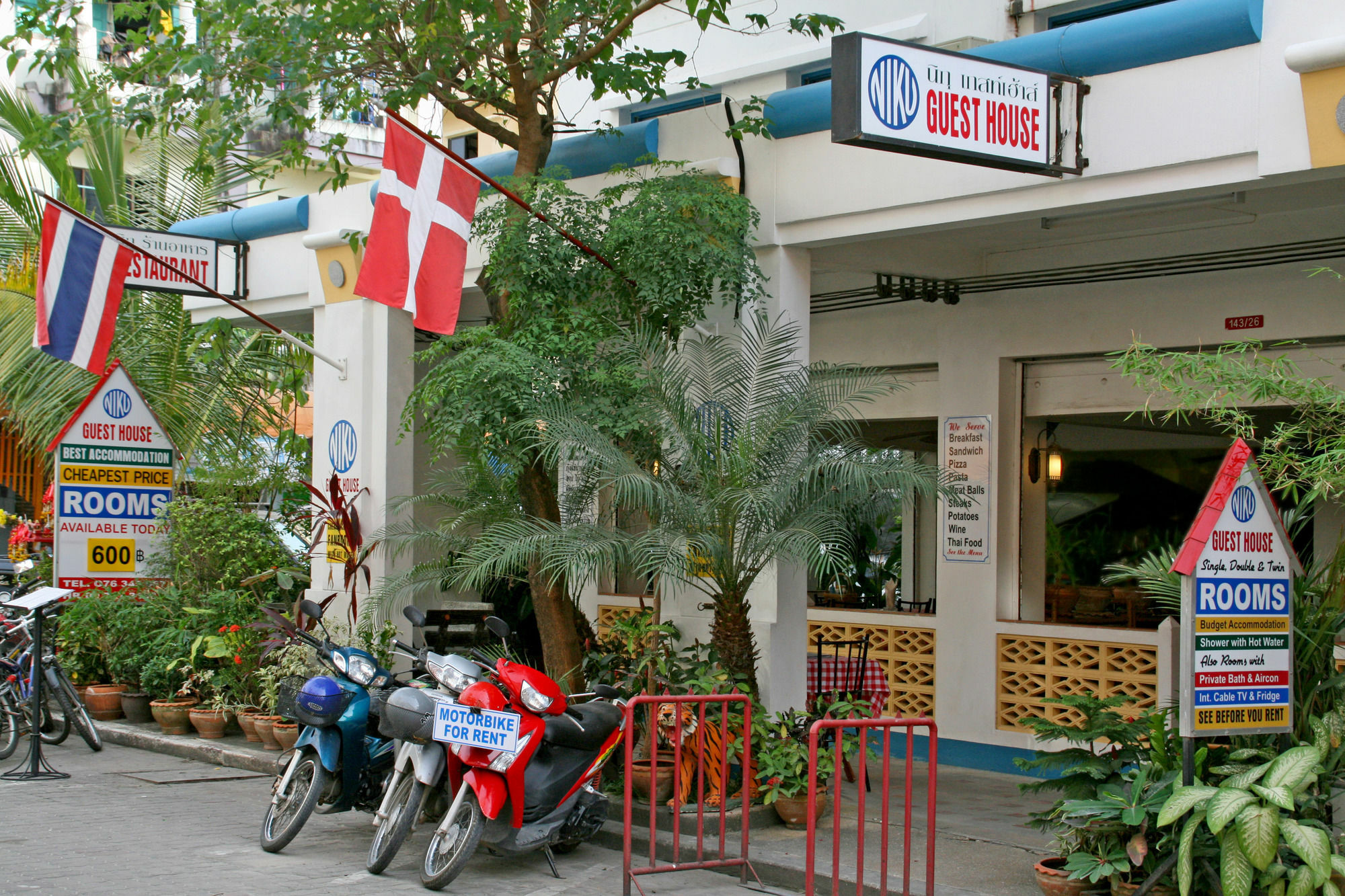 Niku Guesthouse Patong 외부 사진